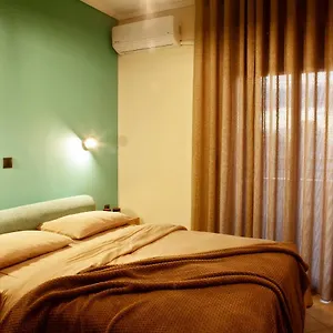 Designer Close To The Center + Free Parking Апартаменты
