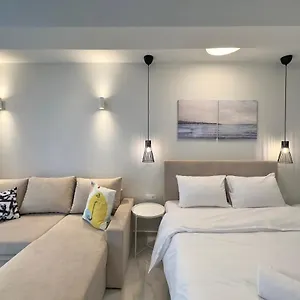 Kono & Apartment